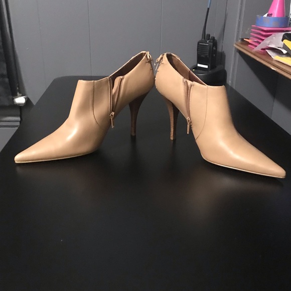 Never worn heel - Picture 4 of 7